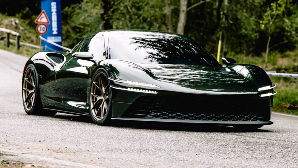 Genesis Magma GT concept car running at the Tutto Bene Hillclimb in Italy (Photo credit: Genesis)